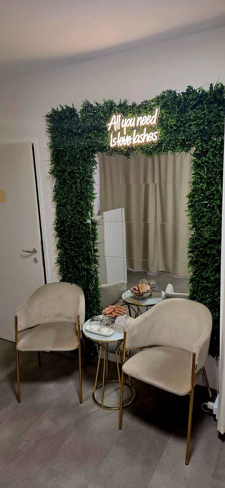 Claudia-ART_Brows_&_Lashes_Arbeitsplatz_1