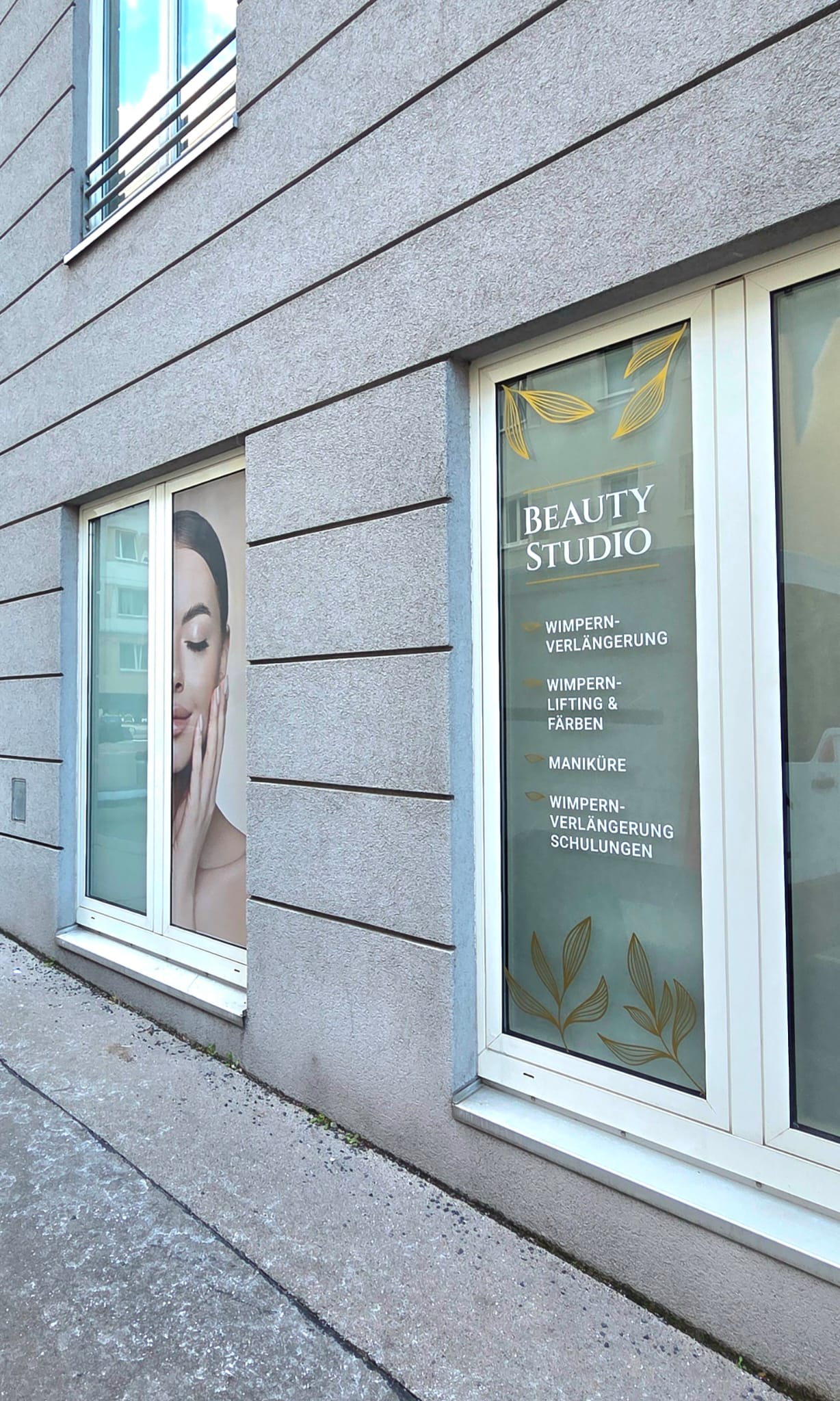 Claudia-ART_Brows_&_Lashes_Arbeitsplatz_2