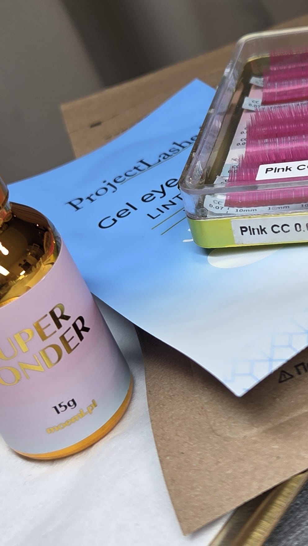 Claudia-ART_Brows_&_Lashes_Arbeitsplatz_3