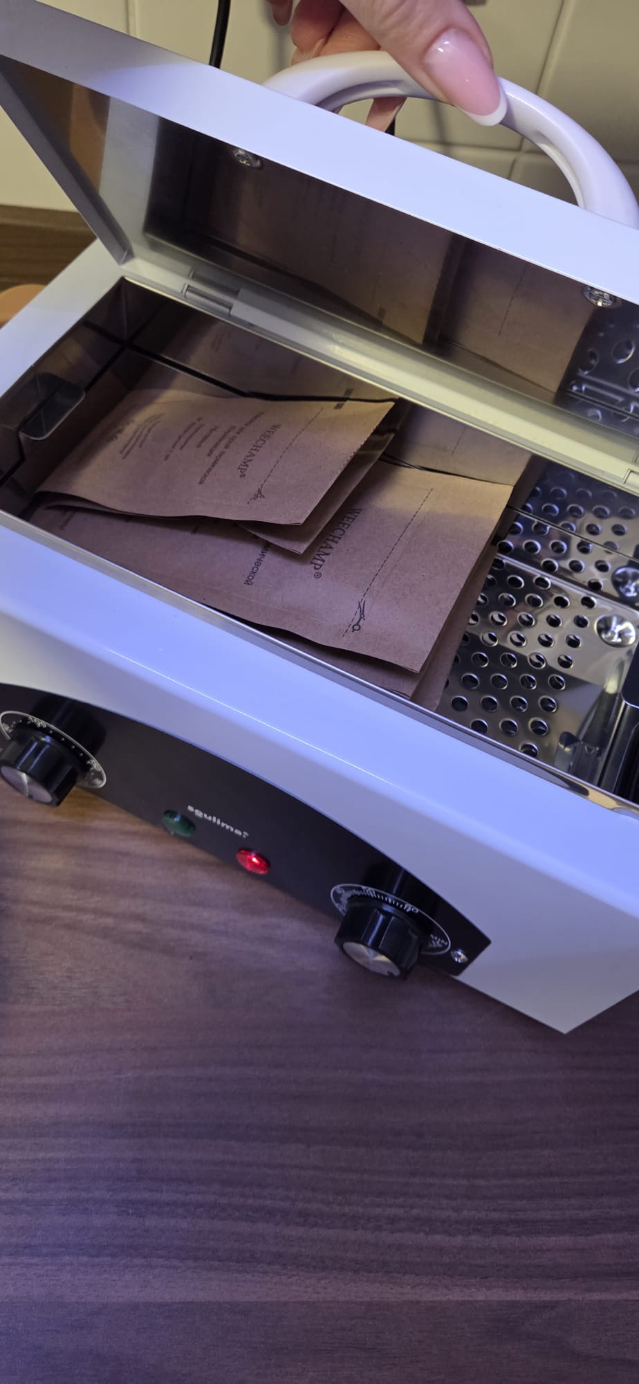 Claudia-ART_Brows_&_Lashes_Arbeitsplatz_4